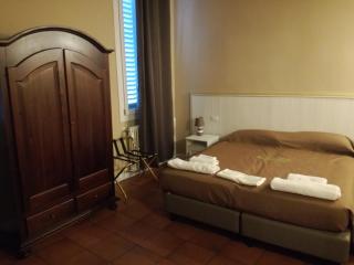 PIAZZA CAVOUR 2 LUXURY ROOMS- BEDINBOLOGNACENTRO Suites - Bolonia - 0