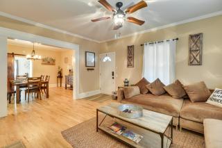 Updated Farmhouse with Yard, 10 Mi to Dtwn Atlanta - Atlanta - 6