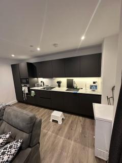 Panoramic Private Room and Bathroom in a Modern Apartment - Croydon - 5