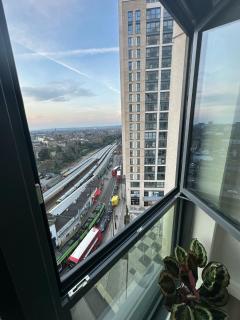 Panoramic Private Room and Bathroom in a Modern Apartment - Croydon - 6
