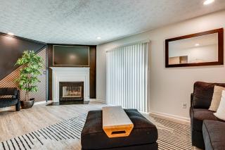 Near GICC and ATL Airport Modern Townhome! - Atlanta - 6