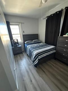 EWR Private Bedroom in Shared Elegant Condo - Room 4A - Elizabeth - 0