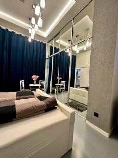 Prince main square apartment - vlastný vchod a súkromná záhradka na posedenie - 5