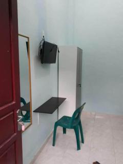 OYO Life 92780 Kost Bara - 4