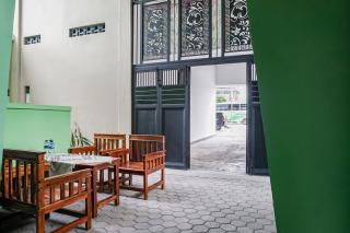 OYO 93695 Guest House Riharti Syariah - Bandar Lampung - 7