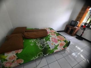 SPOT ON 93655 Home Stay Syariah Habibie - Sukabumi - 1
