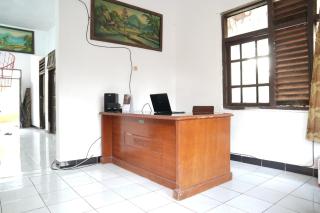 SPOT ON 93655 Home Stay Syariah Habibie - Sukabumi - 5