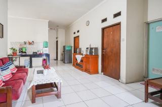 OYO 94102 Kuningan Guest House Syariah - Bandung - 3