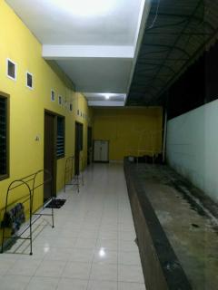 SPOT ON 93621 Kost Bu Tutik Syariah - Lawang - 3