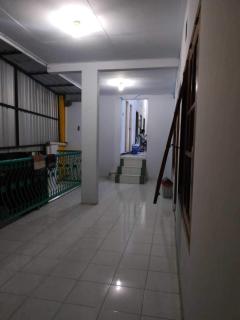 SPOT ON 93621 Kost Bu Tutik Syariah - Lawang - 2