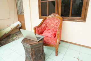 OYO Life 93055 Fathin Hotel - Sangkapura - 9