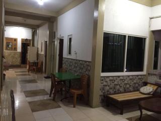 OYO Life 93055 Fathin Hotel - Sangkapura - 3