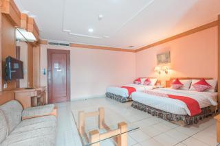 OYO 671 Hotel Capitol - 0