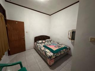 OYO 93128 Hotel Lamin 2 - 4