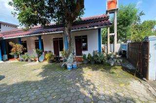 SPOT ON 93832 Lies Kostel Syariah - 8