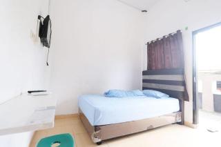 SPOT ON 93442 Widya Homestay SyariahNearBandara Sultan Syarif Kasim II - Pekanbaru - 3