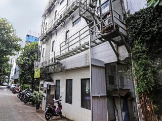 Super OYO 92674 Hotel Ciputat - South Tangerang - 8