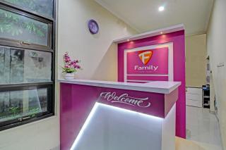 Super OYO 91202 Family Guest House Syariah - Tulungagung - 8