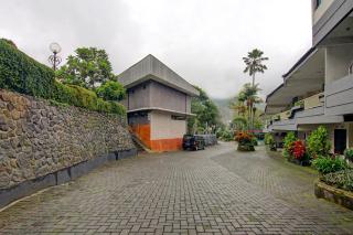 OYO Life 90071 Paralayang View - Batu - 9