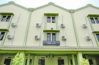 OYO Life 2508 Alba Suites Homestay Syariah - Tulungagung - 0