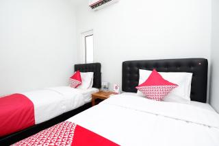 Super OYO 1565 Palebon Residence - Semarang - 8