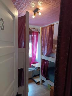 Sams Rooms - Solo Female Guest House - Amadora - 9