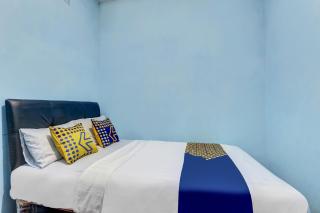 SPOT ON 90744 Alika Homestay - Demak - 7