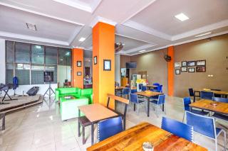 OYO 1906 Zhafira Guest House Syariah - Makassar - 3