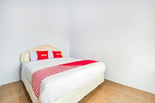 OYO 1906 Zhafira Guest House Syariah - Makassar - 6