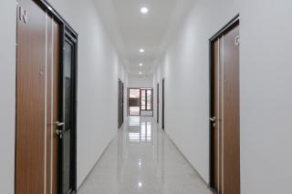Super OYO 1038 Embun Pagi Syariah Residence - Malang - 9