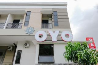 Super OYO 1038 Embun Pagi Syariah Residence - Malang - 1