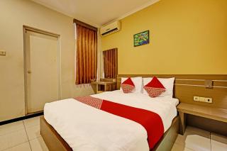Sky Guesthouse - Semarang - 0