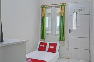 OYO Life 92684 Kost Mutiara Nirwana - 5