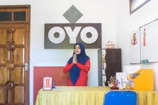 OYO 801 Hansa Homestay - Pacitan - 1