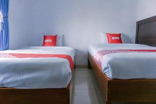 SUPER OYO 1565 Hotel Homiko - Pacitan - 3