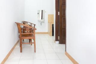 OYO 801 Hansa Homestay - Pacitan - 5