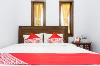 OYO 801 Hansa Homestay - Pacitan - 7