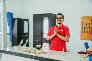 SUPER OYO 1565 Hotel Homiko - Pacitan - 6