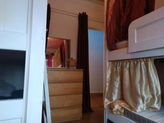 Sams Rooms - Solo Female Guest House - Amadora - 7