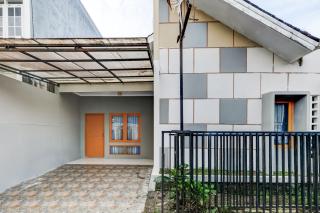 OYO Life 91239 Kost Rosandy House Yogyakarta - 3