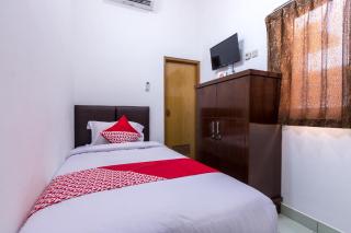 OYO 1082 Kost Arie 1 - Jakarta - 9
