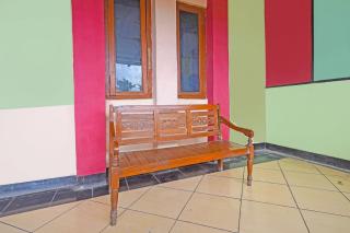 SPOT ON 91783 Urban Syariah ResidenceNearGOR Pandawa Lima - 1