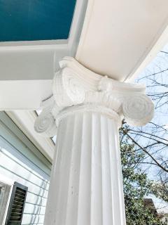 Charming Cottage w KING Bed 1m To Downtown - 3