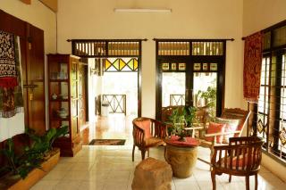 Cemara's Homestay - Batu - 4