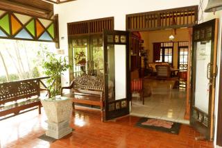 Cemara's Homestay - Batu - 5