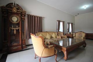 OYO 1547 Wisma Ray Syariah - Lampung - 4