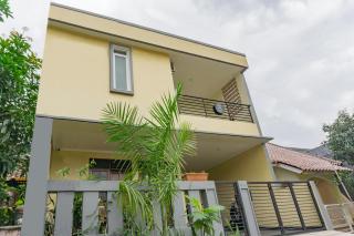 OYO Life 2216 Griya Jakasetia - Bekasi - 0