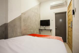 OYO 2147 Mono Guest House - Medan - 5