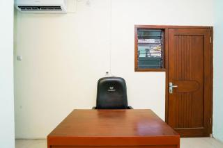 OYO Life 2309 Kost Si Mbok Vivi - Surabaya - 6