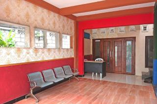 SPOT ON 2473 Buana Jaya Guest House - Cilacap - 5